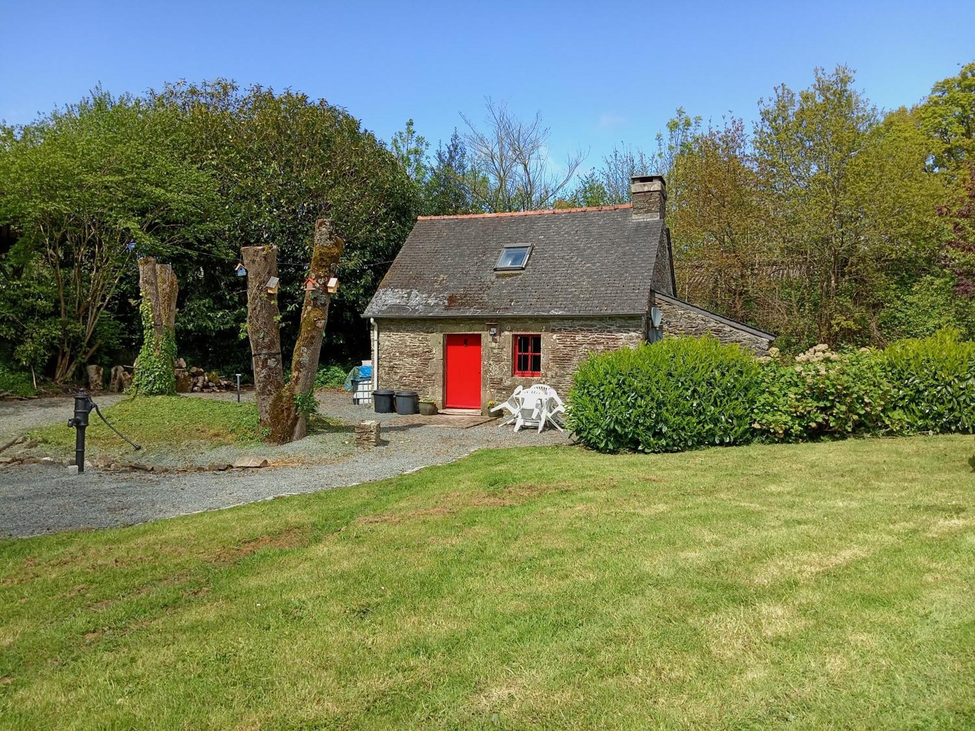 Character Breton Cottage การ์เอ-ปลูแกร์ ภายนอก รูปภาพ