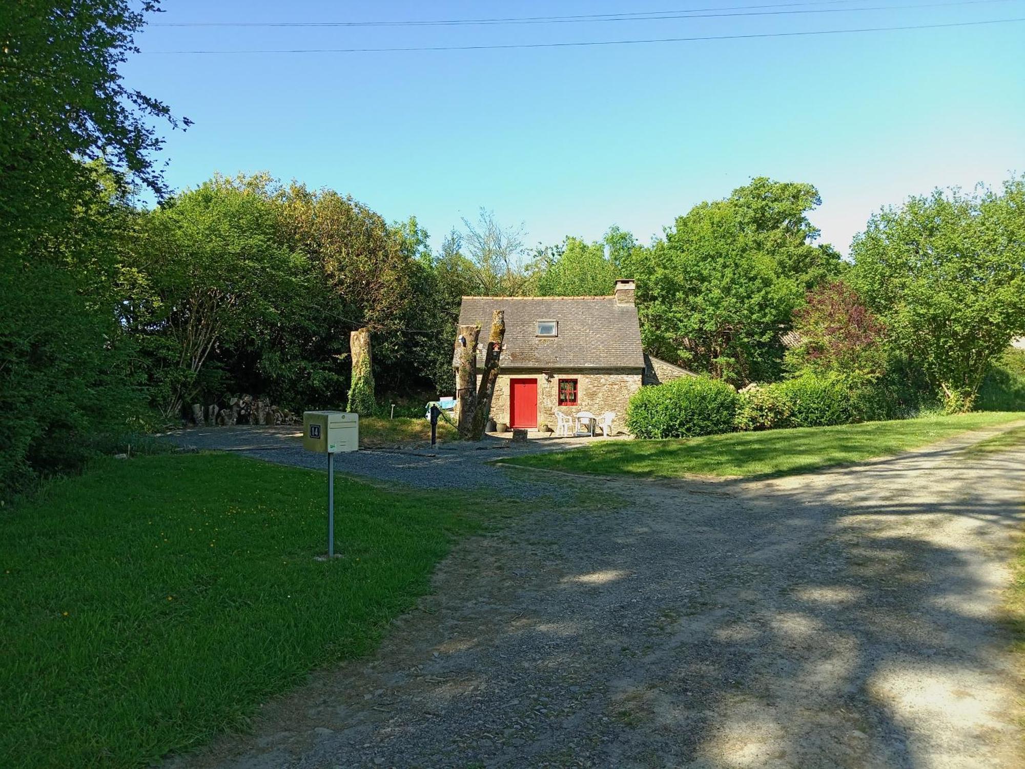 Character Breton Cottage การ์เอ-ปลูแกร์ ภายนอก รูปภาพ